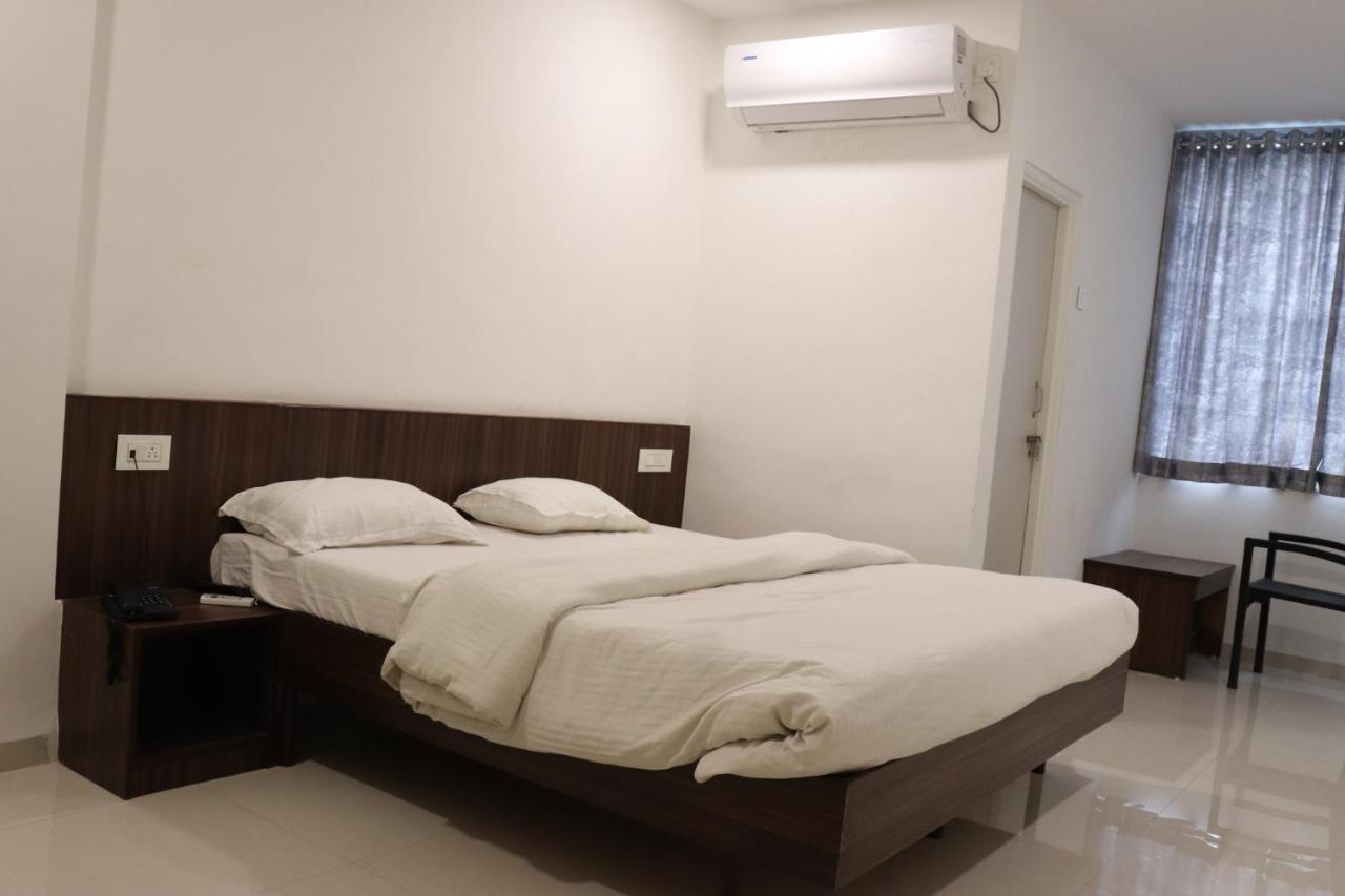 Hotel New Samrat 아우랑가바드 외부 사진