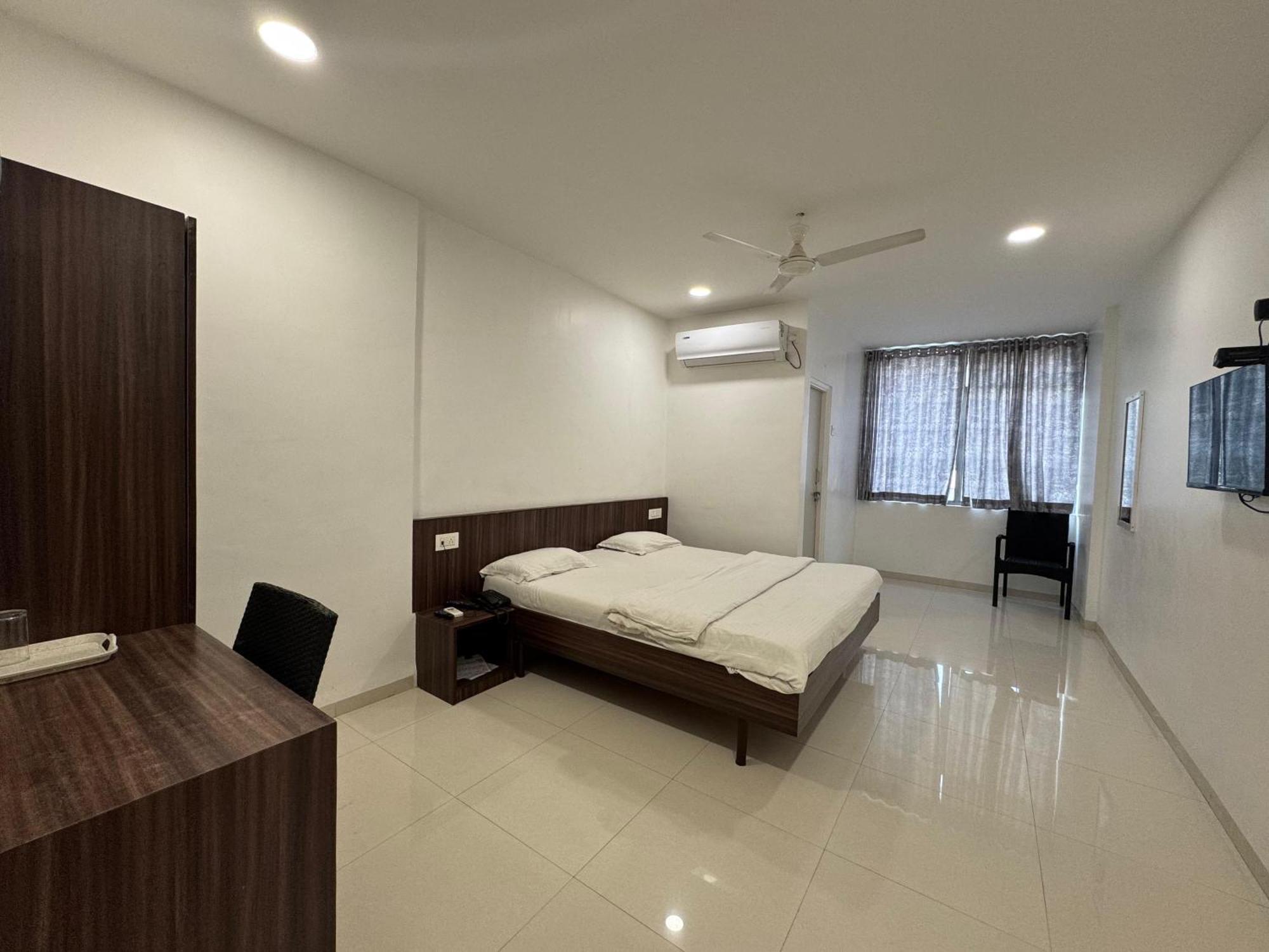 Hotel New Samrat 아우랑가바드 외부 사진